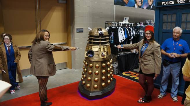 Female 11th Doctors vs Dalek cosplay at GenCon